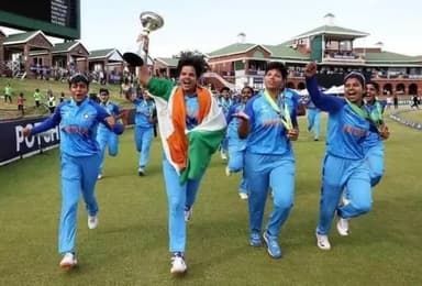 गर्ल्स U-19 क्रिकेट टीम ने इतिहास रचते हुए #U19T20WorldCup जीत कर पूरे देश को गौरवान्वित किया है।
टीम के सभी खिलाड़ियों को इस ऐतिहासिक जीत के लिए हार्दिक बधाई व हार्दिक शुभकामनाएं।
हम सभी भारत वासियों को उस देश की बेटियों पर गर्व है।
