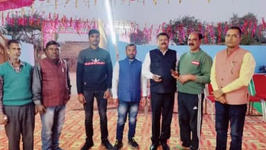 पीपरा प्रखंड के ग्राम अंबा झरना में राकेश कुमार सिंह के तिलक समारोह में शामिल होकर बधाई एवं शुभकामनाएं दी।
#BLSantosh #yourbabulal #NagendraNathTripathi #lkbajpaibjp
#DeepakPrakash #karmveersingh
#bjppalamu