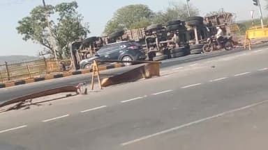 banmore bypass road par takraye do truck 🚛 #accidentingaya #accidentpoint