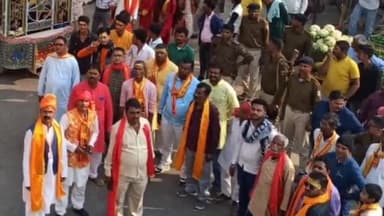 शिव की निकली बारात *भोले नाथ के जयकारे की गूंज #देवी-देवता भूत पिशाच बने बाराती
#बोचहाँ से मुमताज आलम की रिपोर्ट#