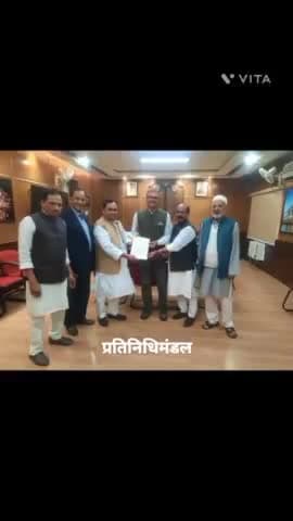 मऊ: मऊ में रेल फाटक निर्माण में हो रहे विलम्ब को लेकर एक प्रतिनिधिमंडल वाराणसी के डीआरएम से मिला।
#maunews #varanasi