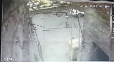 #प्रयागराज #गोलीकांड का CCTV फुटेज आया सामने.....
बीच सड़क पर बदमाशो ने मारी गोली