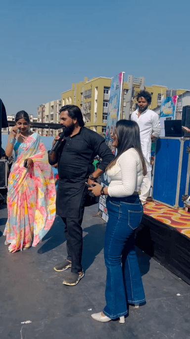 जाप प्रवक्ता @shahanparwez पटना में पहुँचे होली मिलन समारोह में युवाओं को दिया होली की बधाई। #holi_celebration