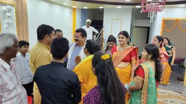 हुसैनाबाद के प्रतिष्ठित व्यवसायिक संतोष सोनी जी के घर गृह प्रवेश में शामिल हुआ।
नए घर की ढेर सारी शुभकामनाएं, सुख समृद्धि का वास रहे ईश्वर से यही कामना है। सपनो का आशियाना आपको मुबारक हो।
#BLSantosh #lkbajaibjp #yourbabulal #Deepak