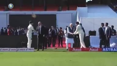 #प्रधानमंत्री नरेंद्र मोदी और #ऑस्ट्रेलिया के प्रधानमंत्री @AlboMP #अहमदाबाद के #मोटेरा #स्टेडियम पहुचे।