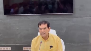 बीती रात 10 बजे से गांव-गांव पानी पहुंचाने वाली योजना के #ठेकेदारों ने बिजली आपूर्ति की #भूमिगत लाइन को बुरी तरह #क्षति