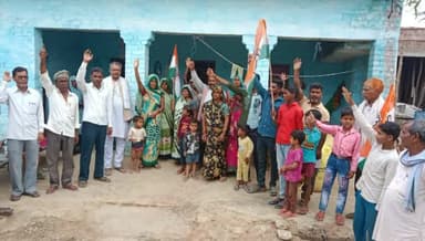 #हाथ_से_हाथ_जोड़ो
अखिल भारतीय कांग्रेस के आह्वान पर बछरावां ब्लॉक के ग्राम जिया खेड़ा, रामदीन खेड़ा ग्राम पंचायत बहादुर नगर मे कार्यकर्ताओं द्वारा बूथ स्तर पर भ्रमण कर केन्द्र सरकार कि नाकामियो पर राहुल गांधी के संदेश को दिया गया ।
