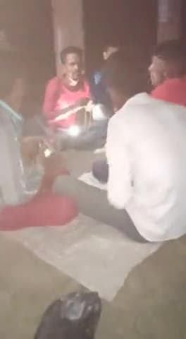 खड्डा: #@ नेबूआ नौरंगिया के समीप जुड़ा छपरा में @#काली मां के मंदिर पर भजन गाते हुए भक्त
जय माता दी#