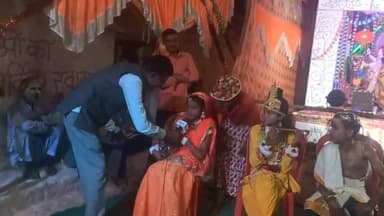 आज रात्रि ग्राम #बड़ागांव में ठाकुरजी महाराज व मां महागौरी जी के दर्शन कर प्रणाम किया मां आप सभी  के जीवन में मंगल करें