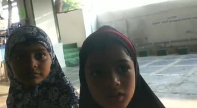 मुस्लिम बच्चों को स्कूल में किया पढ़ाया जा रहा है,सुनये
#muslim #school #students #madrasa #shamsulqamar #harkhabaraapta