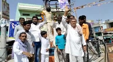 कल मैंने #तारानगर कार्यकर्ताओं के साथ डॉ. भीमराव अंबेडकर स्टेचू सर्किल पर प्रतिमा पर पुष्पांजलि अर्पित करके नमन किया।