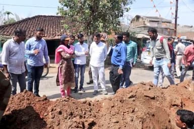 आज #कुंडालीकलां में कलेक्टर महोदया श्रीमति शीतला पटले जी के द्वारा जल जीवन मिशन के कार्य को समय पर पूरे करने के निर्देश दिए गए