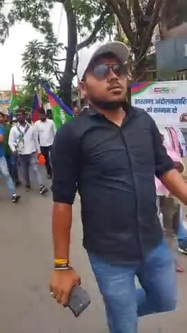 राज्यस्तरीय सामाजिक न्याय मार्च में पैदल मार्च बापू वाटिका मोराहाबादी से हरमू मैदान।
जय झारखंड, जय आजसू
#आजसू_पार्टी