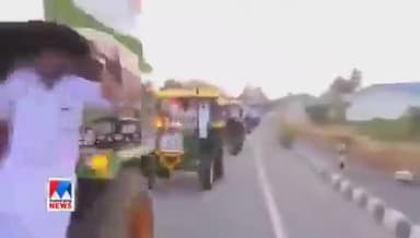जंतर मंतर के लिये लोग निकल चुके है।
आप सभी अधिक से अधिक सँख्या में तुरन्त #जंतर_मंतर पहुँचे।
#दिल्ली_पुलिस_शर्म_करो #ट्रैक्टर_लेकर_दिल्ली_चलो