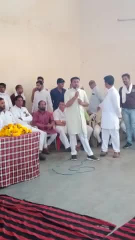 आज नलखेड़ा में ब्लॉक मण्डलम, सेक्टर एवं बि.एल.ए. की बैठक संपन्न हुई जिसमें विधानसभा चुनाव प्रभारी एवं पूर्व सांसद #मीनाक्षी_नटराजन जी व आगर विधायक #विपिन_वानखेड़े जी के मुख्य आतिथ्य में आयोजित कार्यकर्ता बैठक को संबोधित किया..!