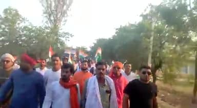 #नदी_बचाओ_आंदोलन
35 km (गरही डैम से पत्नेश्वर धाम )इस कड़कती धूप में हमारे टीम के पूरे सदस्य तथा हजारों ग्रामीणों के द्वारा सफलता पूर्वक यात्रा तय कर लिया गया।