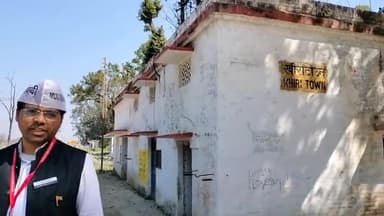 #मोदी_योगी_सरकार #रेलवे_के_हाल्ट बेच रही
#खीरी_रेलवे_स्टेशन_लीलाम
बीजेपी वालों से देश नहीं चल सकेगा
#MP_MLA चुप्पी तोड़े