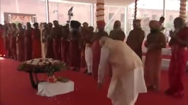 Hon’ble PM Shri @narendramodi ji does Shashtang Namaskar (साष्टांग नमस्कार) before the sacred #Sengol
It shows his deep understanding and respect to our culture and traditions.
#MyParliamentMyPride #SengolOfIndia