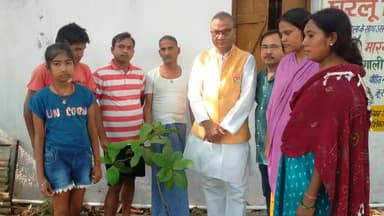 राष्ट्रीय जनसंभावना पार्टी के माननीय राष्ट्रीय# अध्यक्ष #उपेंद्र साहनी #के #नेतृत्व में पटना बीपीएससी के पीछे स्लम एरिया में विश्व पर्यावरण दिवस पर वृक्षारोपण किया गया।