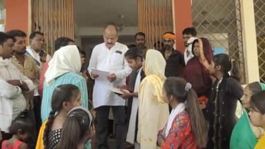सिलवानी: सिलवानी के वार्ड नंबर एक की समस्याओं को लेकर वार्ड वासियों ने सीजी गोस्वामी को सौंपा ज्ञापन#सिलवानी#रायसेन