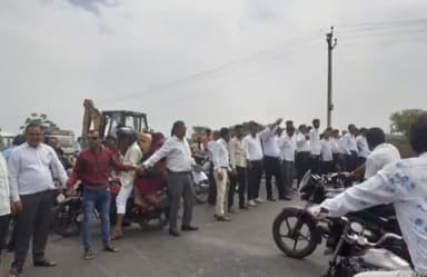 अधिवक्तावो ने किया चक्का जाम,मिनि सचिवालय मे न्यायालय भवन की कर रहे मांग #anta#trendingnews#breaking