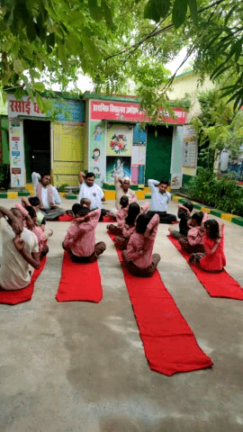 प्राथमिक विद्यालय उमरेहंडा में धूमधाम से योग दिवस मनाया गया।
#बेसिक_शिक्षा_विभाग #बिसंडा #बांदा