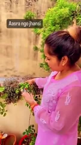 #पेड़ लगाकर करें पर्यावरण की सुरक्षा तभी होगी अपने जीवन की रक्षा# पूजा शर्मा (अध्यक्ष) #आसरा सोसाइटी एनजीओ
#aasracouple #aasrasociety #aasrango #aasrajhansi #JhansiCity #SmartCity #NagarNigam #स्वच्छता अभियान #smartjhansi