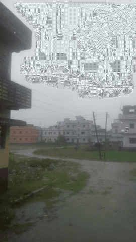 बाढ़: बहुत तेज बारिश के करण बाढ़ के बिचली मलाही गांव में जगह जगह में पानी जम गया है। #newsreportar