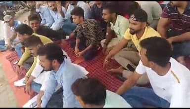 शिक्षक बहाली  से डोमिसाइल नीति हटाने  के विरुद्ध में अभाविप आरा के द्वारा धरना-प्रदर्शन किया गया !
#ABVPForEducation