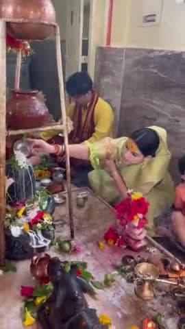 भगवान शिव की उपासना को समर्पित पवित्र श्रावण मास के 'प्रथम सोमवार' की सभी शिवभक्तों को हार्दिक शुभकामनाएं।
#harharmahadev #omnamahshivaya #bagheswarbalaji #BagheshwarDham #bagheswardhamsarkar