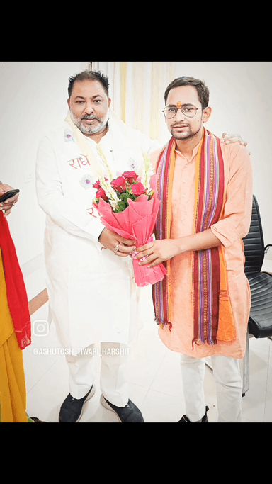 घायल तो यहाँ हर एक परिंदा है.!
मगर, जो फिर से उड़ सके वही ज़िंदा है...!
#आशुतोष_तिवारी_हर्षित
#जिला_मीडिया_प्रभारी