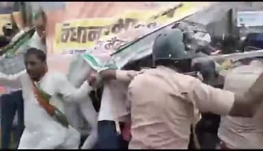 भाजपा सांसद को बिहार पुलिस ने दौडा दौडा कर पीटा #biharbreakingnews #biharnews #biharsanshad #bihargoverment