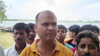 सावन के तीसरी सोमवारी है आज #भाजपा जैविक प्रकोष्ठ के प्रदेश संयोजक #दिलीप_कुमार_सिंह ने अपने महनार की युवा साथियों #महनार बाजार घाट समेत हसनपुर आदि घाटों पर साफ सफाई किया.. देखे यह रिपोर्ट