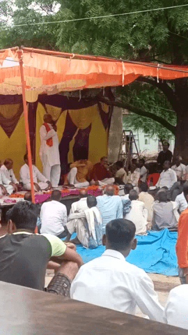 मऊरानीपुर: #मऊरानीपुर तहसील के कदौरा गांव में अंबेडकर पार्क के मामले में ग्राम पंचायत की बैठक #माननीय प्रागीलाल पूर्व विधायक #