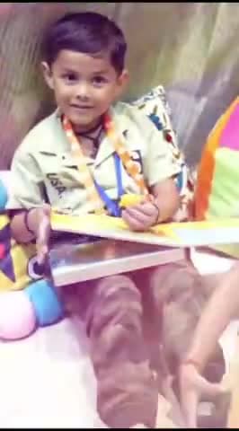 हमें गर्व है की हमारे प्रधानमंत्री इतने सहज और सरल है।
ये खासियत ही इनको महान बनाती हैं।
#narendra_modi_जी
#bjp4india 
#om_birla