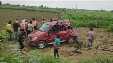 रतनगढ़ से दर्शन कर लौट रहे यात्रियों की गाड़ी पलटी,एक दर्जन घायल,सभी घायल डबरा हॉस्पिटल पहुंचे
#gwalior #dabra #gwailor