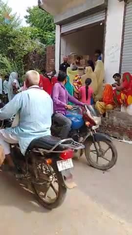 करौली: निशुल्क राशन किट वितरण के लिए भीड़
#karauli #ashokgahlot