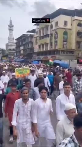 मुंबई में मुसलमानों ने निकाली शांति यात्रा
#mewatnews #harkhabaraaptak #shamssaeed #shamsulqamar #nuh #modiji