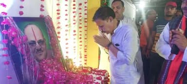 #कौशाम्बी संसदीय क्षेत्र के विधानसभा #बाबागंज के हीरागंज बाजार के निवासी श्री अभय प्रताप सिंह उर्फ पप्पन सिंह जी के स्वर्गवासी पिताजी की दसवीं पुण्यतिथि पर सम्मिलित होकर अपनी श्रद्धांजलि अर्पित की।
#vinodsonkar #BJP4IND #Kaushambi #BJP4U