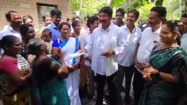 కృత్తివెన్ను: కృత్తివెన్ను మండలం చినగొల్లపాలెం గ్రామంలో గడప గడపకు మన ప్రభుత్వ కార్యక్రమంలో పాల్గొన్న మంత్రి జోగి రమేష్