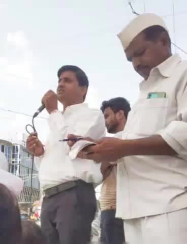 आज बीना कांग्रेस द्वारा बरोदिया नोनागिर की घटना को लेकर अंबेडकर चौराहे पर धरना प्रदर्शन किया गया जिसमें समस्त नागरिक जन उपस्थित रहे
#bina #बीना #सागर #MpCongress #KamalNath #DigvijayaSingh