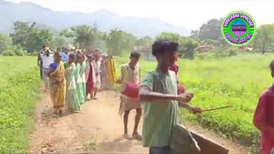 #खुंटपानी: ग्राम सभा के दौरान विधायक दशरथ गागराई को महिला बहनों ने बांधी राखी,