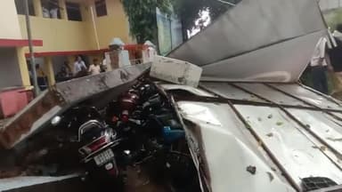 हाजीपुर समाहरणालय में तेज आंधी में पेड़ गिरने से एक महिला घायल एवं कई लोगों की मोटरसाइकिल हुई क्षतिग्रस्त।
#वैशाली
