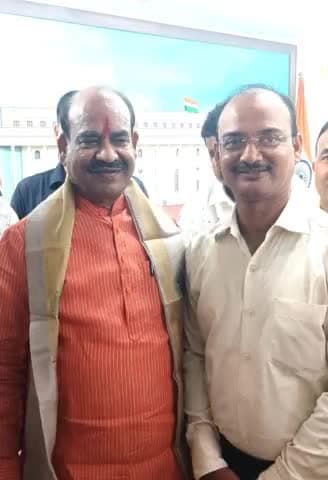 भाजपा आई टी विभाग #कोटा_संभाग_सयोंजक मनोनीत होने पर आदरणीय लोकसभा अध्यक्ष श्री Om Birla ji  से मिल आशीर्वाद लिया व संगठन व जनसमस्याओं को लेकर चर्चा की ।