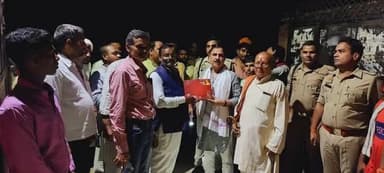 आपका सांसद - आपके गांव
"#संपर्क_से_समर्थन" देश के यशस्वी प्रधानमंत्री आदरणीय श्री नरेंद्र मोदी जी के नेतृत्व में भाजपा सरकार के सेवा, सुशासन और गरीब कल्याण के बेमिसाल 9 वर्ष पूर्ण होने पर संपर्क से समर्थन अभियान के अंतर्गत मंझनपुर विधानसभा