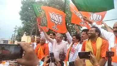#माननीय_सांसद_डॉ_केपी_यादव_जी ने आज श्योपुर से प्रारंभ हुई ग्वालियर-चंबल संभाग की जन आशीर्वाद यात्रा के रथ को माननीय केन्द्रीय मंत्री एवं प्रदेश चुनाव सह प्रभारी श्री अश्विनी वैष्णव जी के साथ रवाना किया।