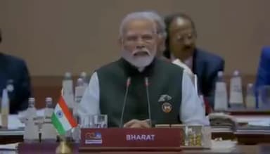 गोदी मीडिया को इस तरह भगाना कहा तक सही है ,
मानता हूं की गोदी मीडिया साहब का नमक खा रही है लेकिन नमक हलाली तो नही कर रही है ,साहब ने बहुत बुरा किया ।।
चलो बाहर निकलो
#BharatMandapam #G20Summit2023 #GodiMedia