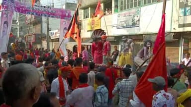 हमें गर्व है अपनी संस्कृति पर, सभ्यता पर और अपने सनातन धर्म पर.... फारबिसगंज में आयोजित महावीरी शोभायात्रा में शामिल होकर गौरवान्वित महसूस किया।
#महावीरी_झंडा🚩 #महावीरी_शोभायात्रा_2023