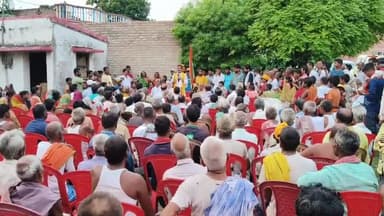 345 दिनों से गाँव गाँव पैदल चल कर लोगो को समझा रहे हैं प्रशांत किशोर
#prashantkishor #jayprakash