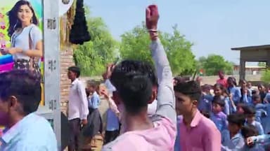 सरदारशहर: चुरु जिले मे टाॅप रही गांव मनापरसर कि बेटियो का गांव वालो ने किया स्वागत
#shardharshar
#news
#pablic_aap